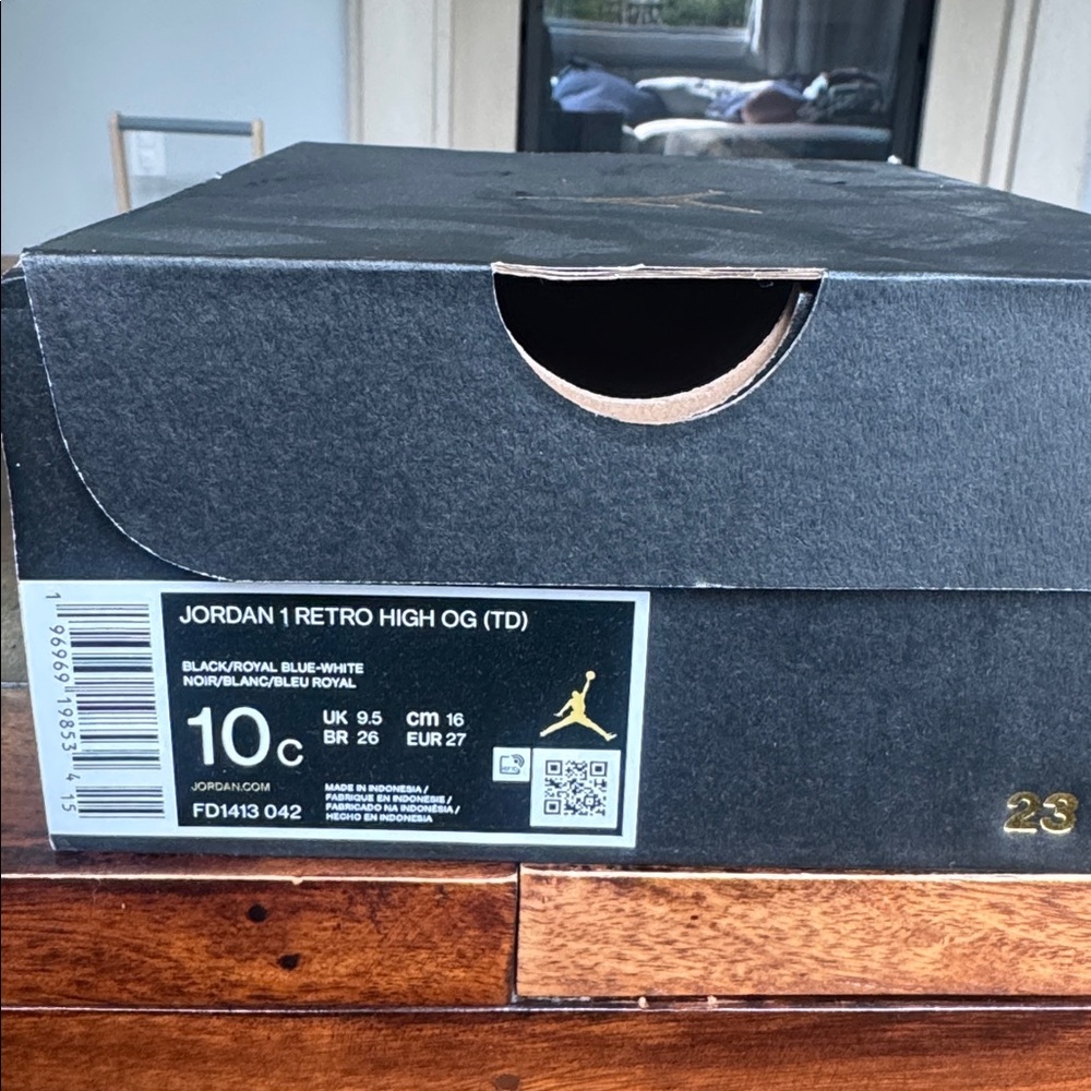 Kids Jordan 1 Retro High OG Black and Blue Sneakers - Picture 4 of 7